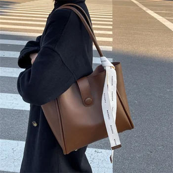 Женская сумка большой емкости 2023, новая модная ретро-сумка, Новая сумка-мессенджер на одно плечо, сумка-тоут