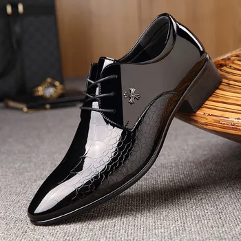 Новейшие итальянские туфли-оксфорды для мужчин, роскошные свадебные туфли из лакированной кожи, модельные туфли с острым носком, классические дерби, большие размеры 38-48